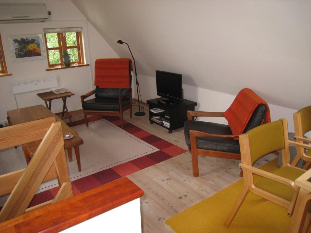 Nabolos Rooms Bovense Rum bild