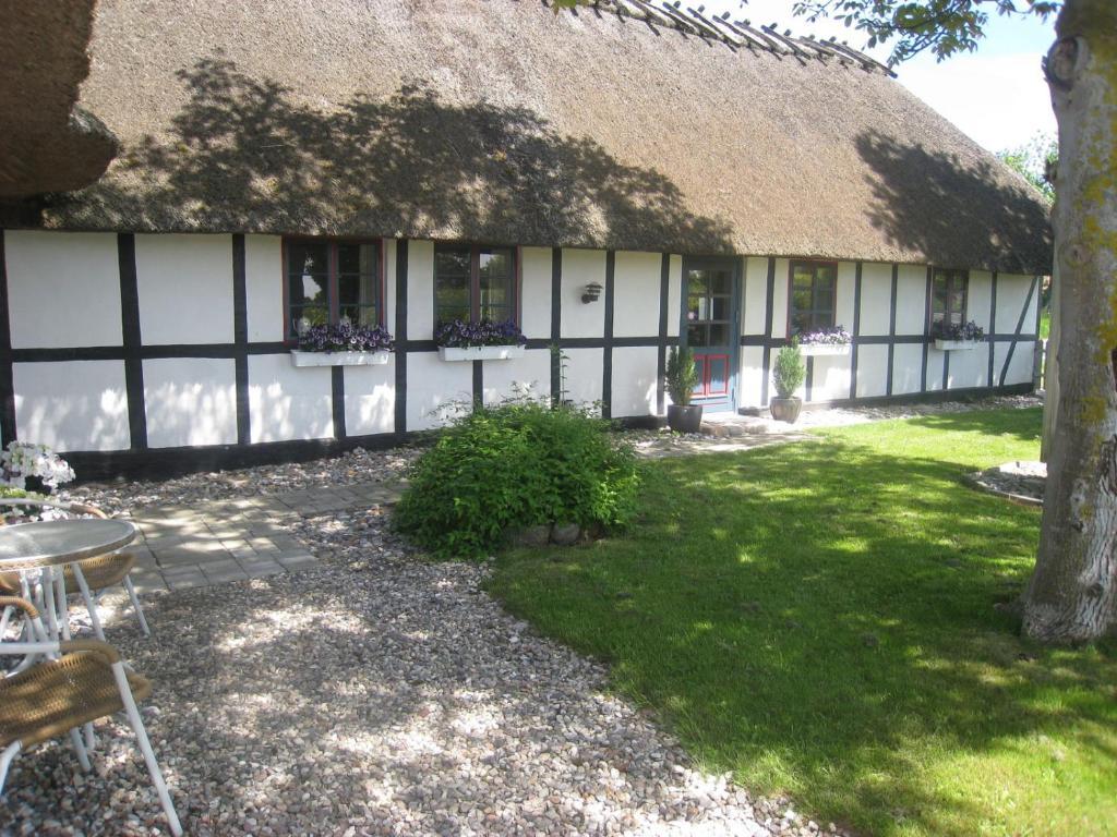 Nabolos Rooms Bovense Exteriör bild